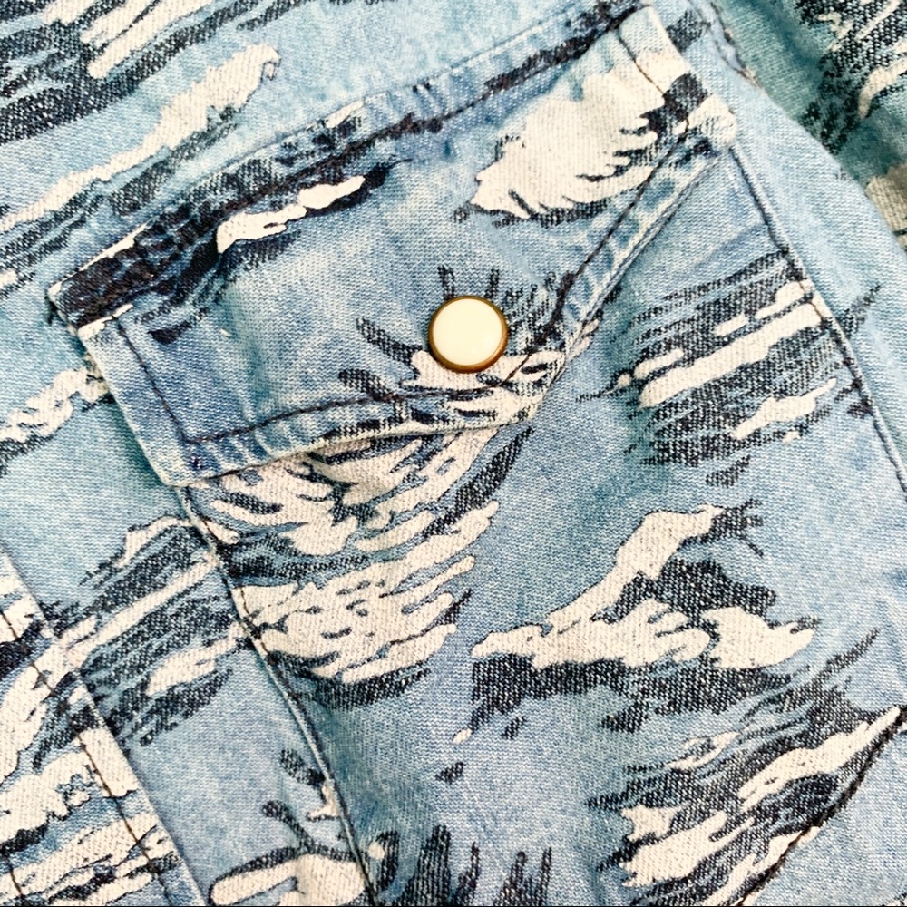 H & M DIVIDED Denim Pearl Snap Shirt - Picture 4 of 7